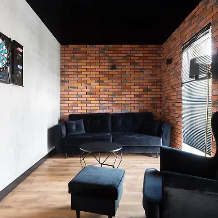 Victoria & Margaret Krakkó