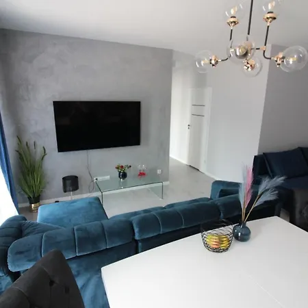 Victoria & Margaret Hotel *