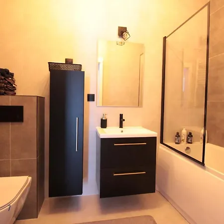 Victoria & Margaret Hotel *